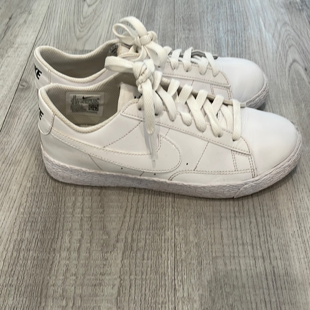 Nike low top shoes